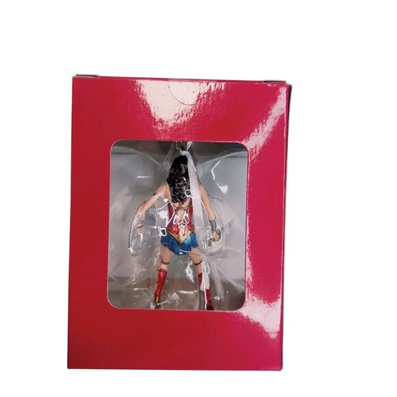 Hallmark DC Comics Wonder Woman Superhero 2018 Christmas Tree Ornament - Picture 3 of 5